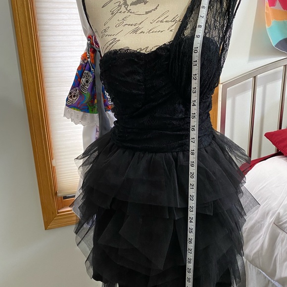 Black short party dress - Picture 7 of 10